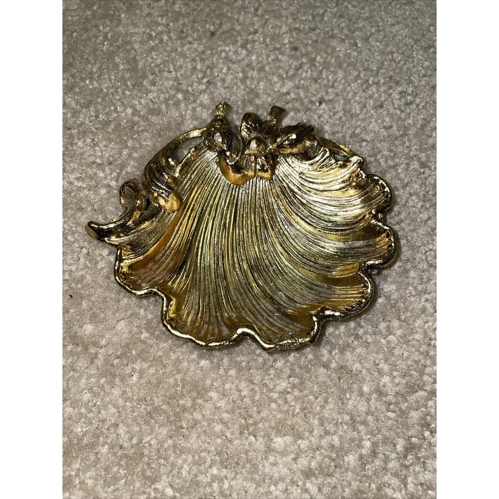 Vintage Gold Tone Shell Trinket Dish with Birds Scalloped Jewelry Catchall 4.5